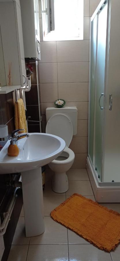 Apartman Sunflower Sremska Mitrovica Exterior foto
