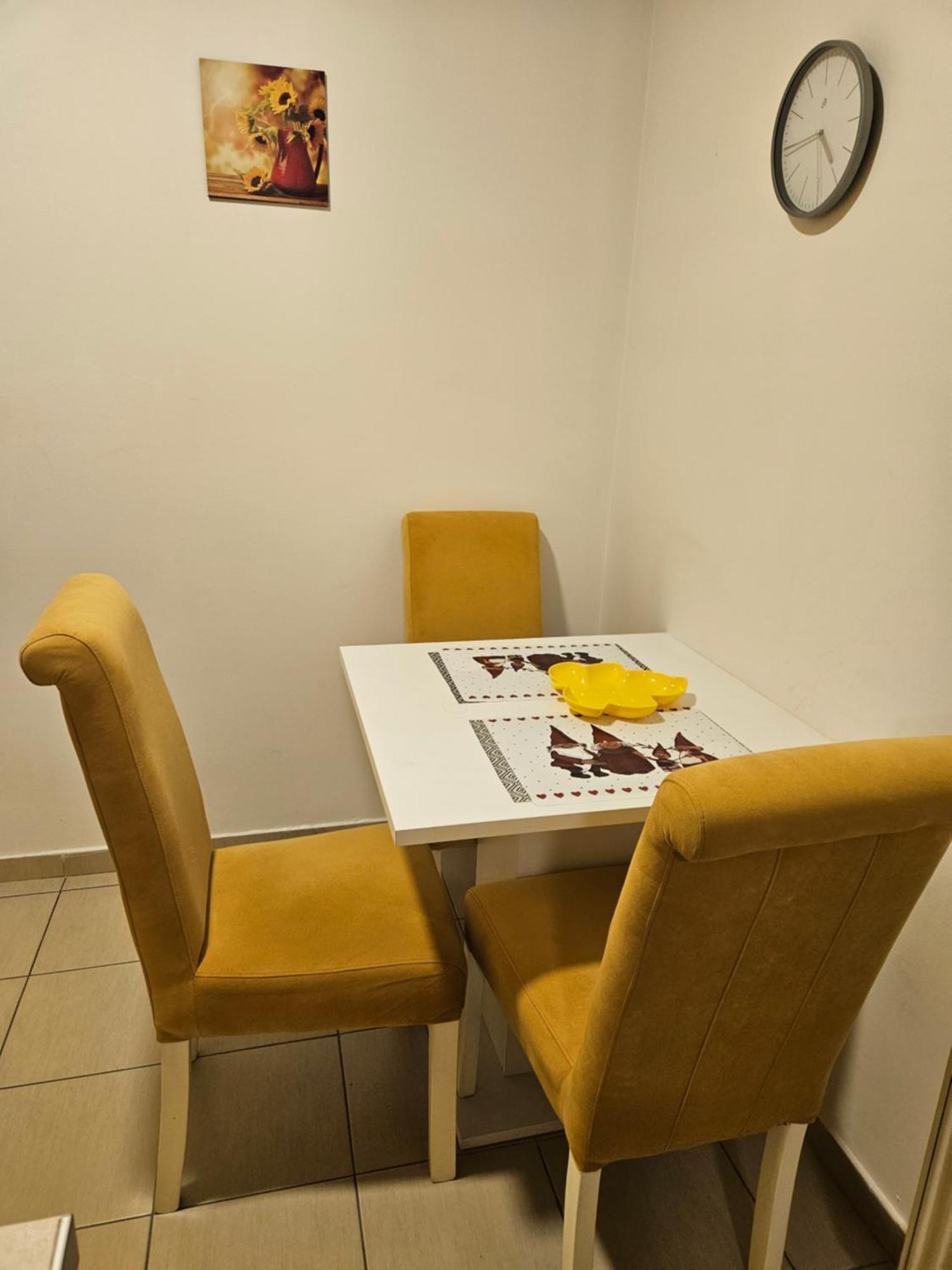 Apartman Sunflower Sremska Mitrovica Exterior foto